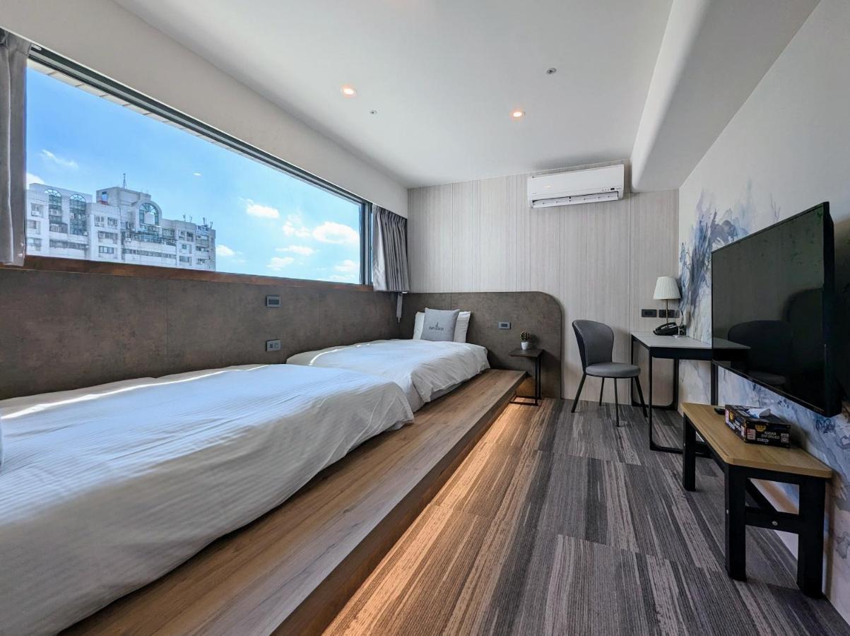 K Hotel - Yizhong Taichung Dış mekan fotoğraf