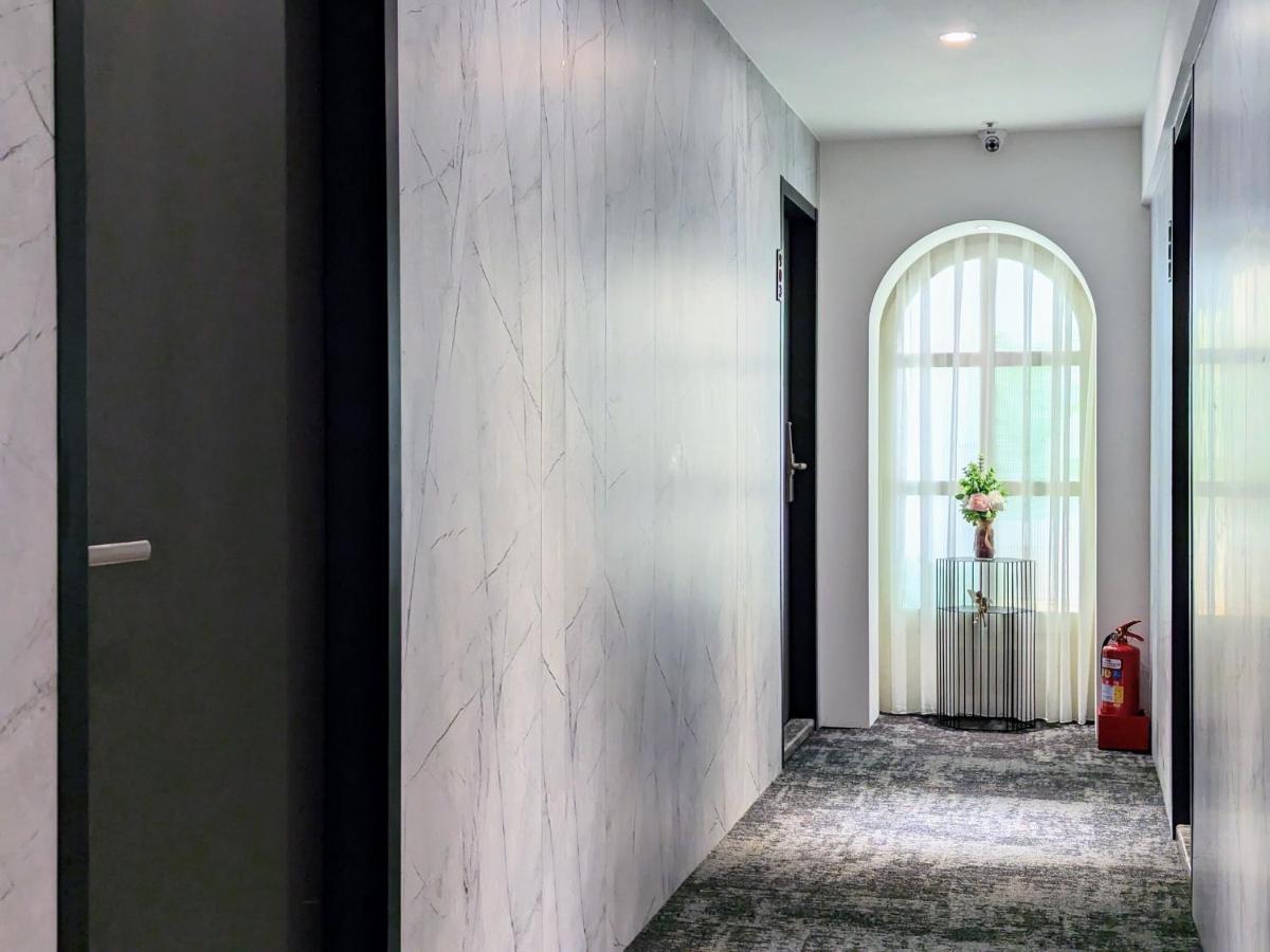 K Hotel - Yizhong Taichung Dış mekan fotoğraf